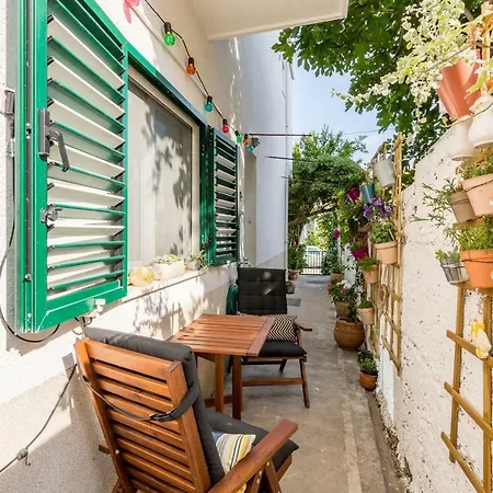 Lalu Apartment *